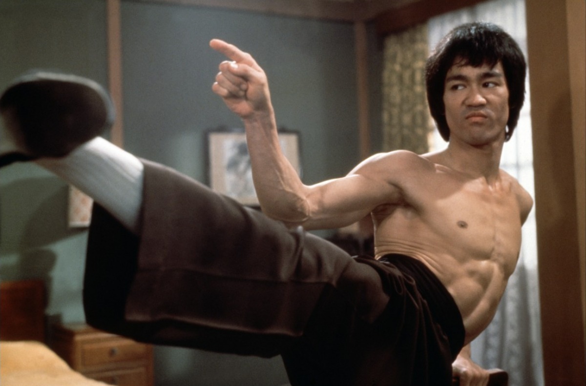 bruce lee karate picture