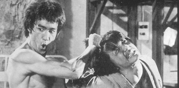 Bruce Lee mann som håndterer Jackie Chan!